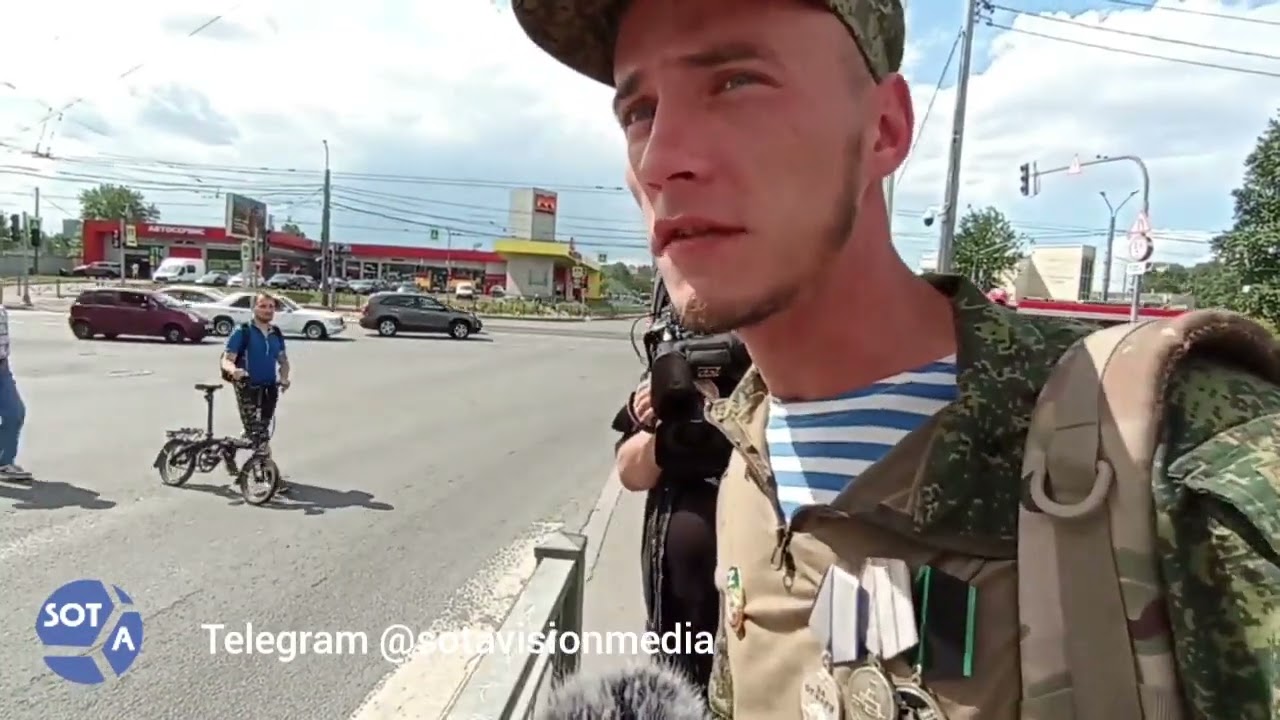 К центру ЧВК «Вагнер» в Санкт-Петербурге приехал военный поддержать своего командира