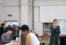 «Дима Иванов — маленький улыбчивый мишка»: в Открытом Пространстве прошёл вечер солидарности с Димой Ивановым