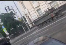 Танки, бронемашины и автоматчики в центре Ростова-на-Дону