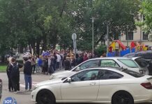 «Че тут надо кричать? Я не расслышал». В Москве прошел митинг «против НАТО» из проплаченной массовки студентов