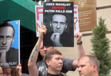 «Эти люди по большому счету в заложниках находятся». В Нью-Йорке вышли поддержать Алексея Навального