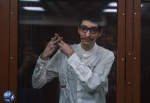 В Тверском суде Москвы начался пересмотр дела художника-акциониста, «выстрелившего» себе в голову на Красной площади