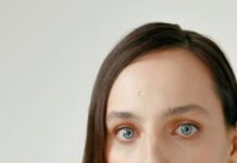 Журналистка Елена Костюченко заявила, что ее, вероятно, пытались отравить