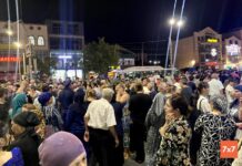 Больше сотни человек вышли в Махачкале с протестом против регулярных отключений света и воды