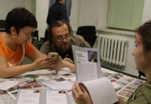 В петербургском отделении партии «Яблоко» прошёл традиционный ежемесячный вечер писем политзаключённым