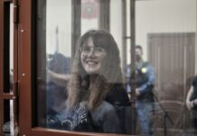 «Это оценка моей деятельности за последние годы». Суд оставил в СИЗО активистку Ольгу Смирнову, осужденную на 6 лет за военные «фейки»