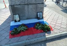 Житель Севастополя разгромил импровизированный мемориал Пригожину и Уткину в центре города