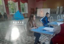 В Красноярске заметили мужчину и женщину, дважды проголосовавших на двух разных участках