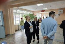 «Участковый сказал, что нарушения тут никакого нет». Журналиста Алексея Голышева выпустили из отдела полиции