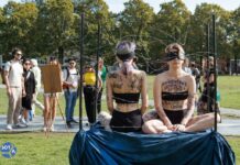 Феминистское Антивоенное Сопротивление провело акцию Silenced generation в поддержку политзаключенных