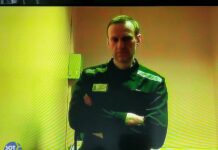 Алексея Навального не привели на заседание в 11:30. Никто не знает, где он, передает наша корреспондентка из зала суда