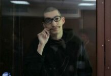 В суде допросили Павла Крисевича, полицейских, которые его задерживали, и потерпевшую от акции художника