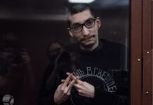 5 лет колонии назначили художнику Павлу Крисевичу за акцию с «самоубийством» на Красной площади, а каждый день проведенный до этого в СИЗО будет засчитан за полтора