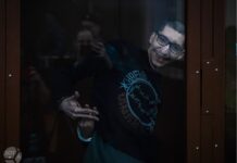 Суд на художником-акционистом, который «выстрелил» себе в голову на Красной площади — в объективе SOTAvision