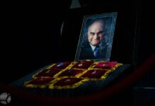 Прощание с автором программы «500 дней» Евгением Ясиным