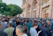 В Ереване третий день продолжаются протесты различных политических групп