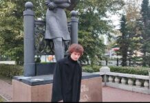 Антивоенный поэт начал сбор средств на оплату штрафа