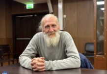 Обвинение потребовало отправить пенсионера Сергея Кирсанова, обвиняемого по делу «Левого сопротивления», на принудительное лечение в психиатрическую клинику