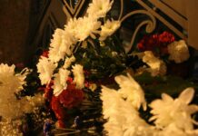 В Петербурге возник стихийный мемориал в поддержку жертвам террористической атаки ХАМАС на Израиль