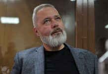 «Олег Орлов принял эстафету из рук Сахарова», — Дмитрий Муратов выступил в прениях в качестве защитника сопредседателя «Мемориала»