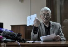 «Я ни в чем не раскаиваюсь»: суд над правозащитником и сопредседателем «Мемориала» Олегом Орловым — в объективе SOTAvision