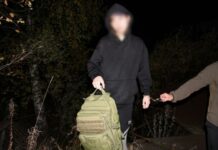 В Архангельске ФСБ задержала 18-летнего подростка за попытку поджога местной воинской части