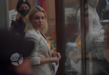 Марину Овсянникову могли отравить в Париже