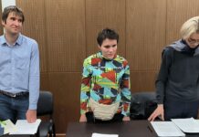 На 60 тысяч рублей оштрафовали незрячую активистку Оксану Осадчую за антивоенный пикет на Манежной площади