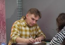 Вечер писем политзаключенным в Париже посетили Михаил Лобанов и Александра Поливанова