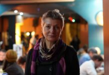 «Непохожим людям жить непросто». Интервью с Надеждой Скочиленко, мамой политзаключенной Саши Скочиленко