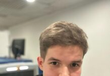 Активиста Илью Зернова не пускают в Сербию без объяснения причин