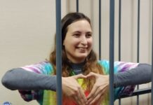 Саша Скочиленко, судя по всему, в прекрасном расположении духа