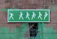 «Болото» – новый стрит-арт художника Миши Маркера