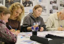 В петербургском отделении партии «Яблоко» прошёл традиционный ежемесячный вечер писем политзаключённым