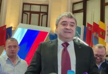 «Навальный — мошенник, у сидящих за «фейки» нет мозгов», — кандидат в президенты Андрей Богданов на регистрации в ЦИКе