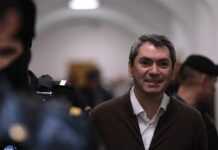 «Чисто политическое решение». Заседание по продлению меры пресечения председателю «Голоса» Григорию Мельконьянцу