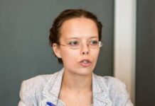 На правозащитницу Надежду Низовкину составили протокол об участии в деятельности нежелательной организации