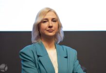 Екатерина Дунцова и ее сторонники на собрании инициативной группы в Москве