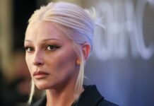 Хамовнический суд Москвы не стал рассматривать иск к Анастасии Ивлеевой. Отказ он объяснил нарушением правил подсудности