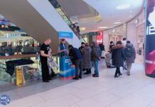 Москвичу назначили 15 суток ареста за испорченный подписной лист за Путина