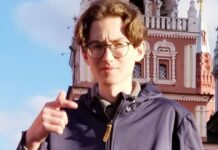 «Он станет большим человеком, когда выйдет из тюрьмы». SOTAvision поговорила с мамой Кевина Лика — самого юного осужденного за «госизмену»