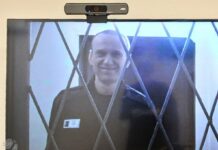 «Подскажите, пожалуйста, Артем Александрович хоть немного покраснел от стыда?», — как ИК-6 снова потеряли все видеозаписи по иску Навального