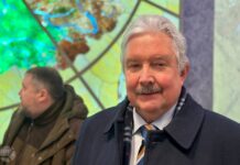 Сергей Бабурин снял свою кандидатуру с выборов президента РФ и призвал поддержать Владимира Путина