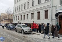 От Урала до Кубани: по всей России люди выстраиваются в очереди, чтобы поставить подписи в поддержку антивоенного кандидата