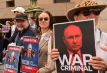 «Россия без Путина»: акция против войны и репрессий состоялась в Мельбурне