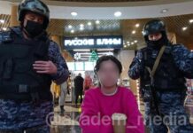 Новосибирские «росгвардейцы» выгнали сборщика подписей за Бориса Надеждина из торгового центра