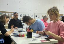 В московском «Открытом пространстве» подписали открытки именинникам февраля