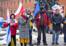 «Давайте не забывать, что Россия будет свободной!»: митинг в поддержку политзаключенных в Варшаве