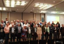 «Мы с вами в авангарде тех, кто над этой властью начал смеяться»: «иноагентский» съезд в Берлине