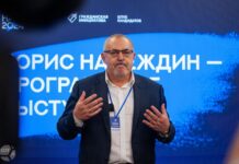 «Тут стою не только я, за моей спиной сотни тысяч граждан России» — Надеждин перед членами ЦИК